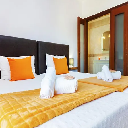 Villa In Armacao De Pera Near Beaches