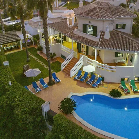 Villa In Armacao De Pera Near Beaches