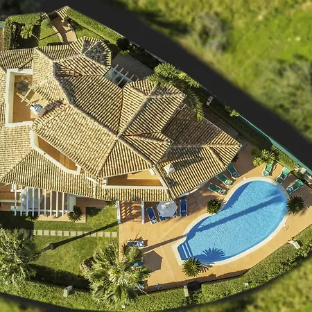 别墅 Villa In Armacao De Pera Near Beaches