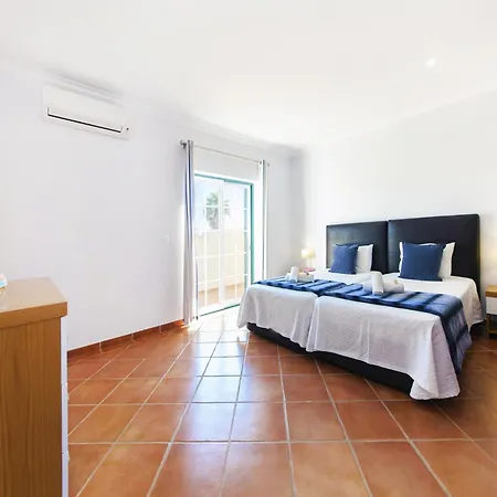 Villa In Armacao De Pera Near Beaches *