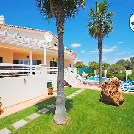 Villa In Armacao De Pera Near Beaches Villa